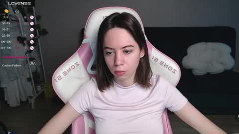 Snapshot of allie_hazie chatting on 29, 3, 2026 alice online show from 29, 3, 2026