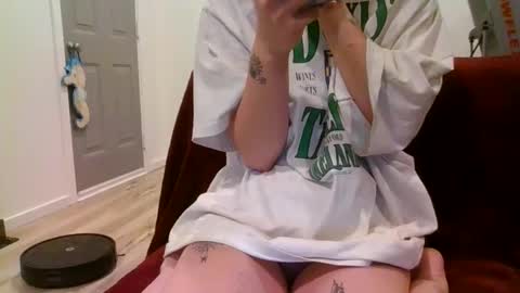 alliebearx online show from 23, 1, 2025