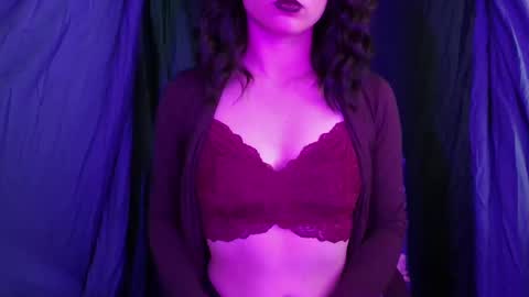 Snapshot of alliebells1 chatting on 3, 2, 2025 alliebells1 online show from 3, 2, 2025