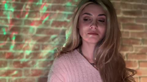 Snapshot of alliesynns chatting on 11, 12, 2024 Allie online show from 11, 12, 2024