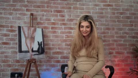 Snapshot of alliesynns chatting on 19, 12, 2024 Allie online show from 19, 12, 2024