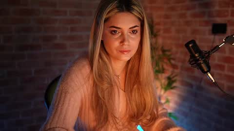 Snapshot of alliesynns chatting on 9, 1, 2025 Allie online show from 9, 1, 2025