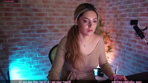 Snapshot of alliesynns chatting on 12, 1, 2025 Allie online show from 12, 1, 2025