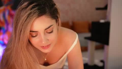 Snapshot of alliesynns chatting on 19, 2, 2025 Allie online show from 19, 2, 2025