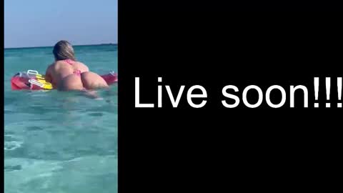 Snapshot of alliesynns chatting on 14, 10, 2025 Allie online show from 14, 10, 2025