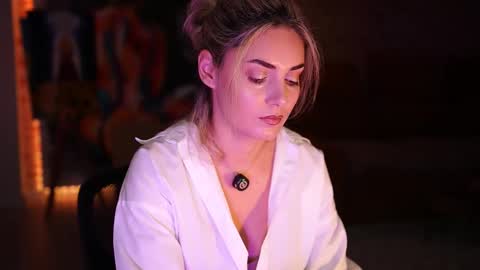 Snapshot of alliesynns chatting on 11, 11, 2025 Allie online show from 11, 11, 2025