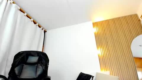 Snapshot of allison_fosther chatting on 1, 11, 2025 allison_fosther online show from 1, 11, 2025