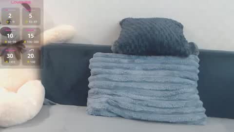 Snapshot of allisonkisss chatting on 22, 12, 2025 Maya online show from 22, 12, 2025