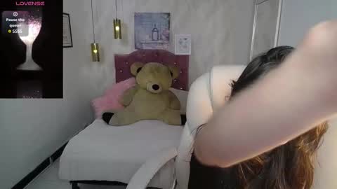 Snapshot of alllyson_ chatting on 24, 11, 2025 alison online show from 24, 11, 2025