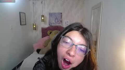 Snapshot of alllyson_ chatting on 25, 11, 2025 alison online show from 25, 11, 2025