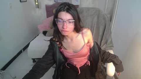 Snapshot of alllyson_ chatting on 26, 11, 2025 alison online show from 26, 11, 2025