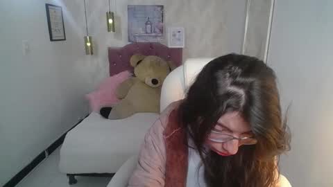 Snapshot of alllyson_ chatting on 27, 11, 2025 alison online show from 27, 11, 2025