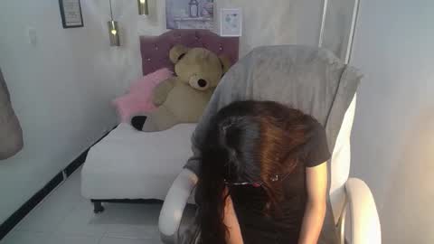 Snapshot of alllyson_ chatting on 28, 11, 2025 alison online show from 28, 11, 2025