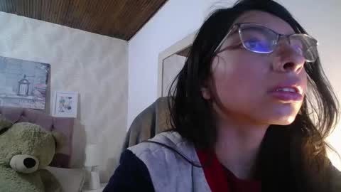 Snapshot of alllyson_ chatting on 5, 12, 2025 alison online show from 5, 12, 2025