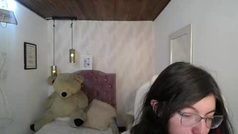 Snapshot of alllyson_ chatting on 20, 12, 2025 alison online show from 20, 12, 2025