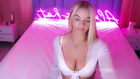 AlwaysHot online show from 31, 10, 2025