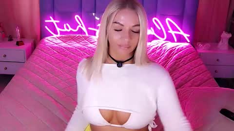 Snapshot of allwayshottt chatting on 3, 3, 2026 AlwaysHot online show from 3, 3, 2026