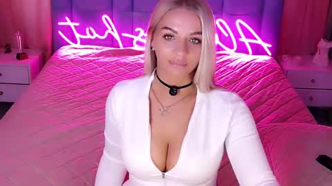 Snapshot of allwayshottt chatting on 4, 3, 2026 AlwaysHot online show from 4, 3, 2026