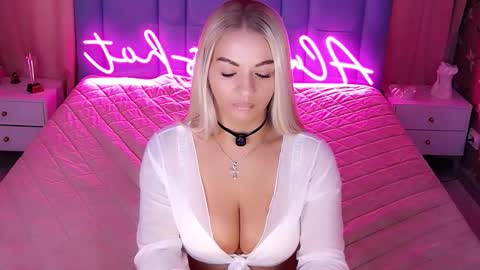 Snapshot of allwayshottt chatting on 13, 3, 2026 AlwaysHot online show from 13, 3, 2026