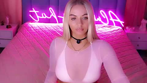 Snapshot of allwayshottt chatting on 16, 3, 2026 AlwaysHot online show from 16, 3, 2026