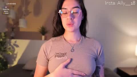 Snapshot of ally_addams chatting on 11, 3, 2025 Ally online show from 11, 3, 2025