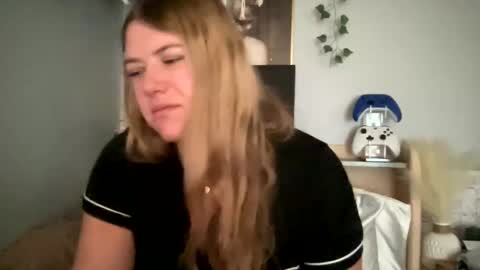 allyanalangel online show from 2, 1, 2025