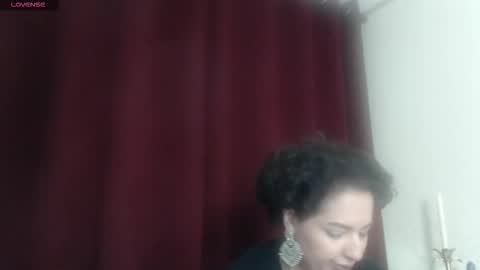         online show from 10, 9, 2025