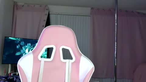 Ally Girl In Her Ally World online show from 27, 3, 2026