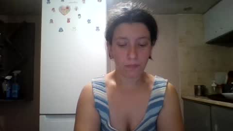 Snapshot of alma_amy chatting on 17, 12, 2024 Alma online show from 17, 12, 2024