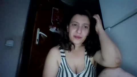 Snapshot of alma_amy chatting on 9, 1, 2025 Alma online show from 9, 1, 2025