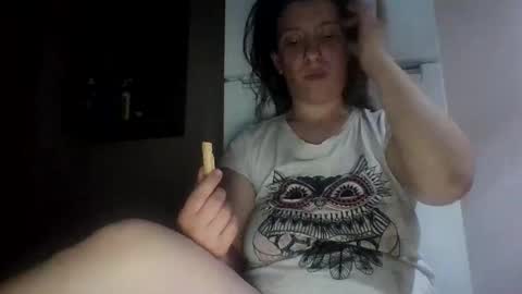 Snapshot of alma_amy chatting on 1, 2, 2025 Alma online show from 1, 2, 2025