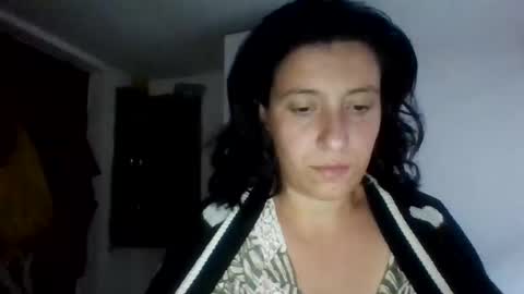 Snapshot of alma_amy chatting on 9, 9, 2025 Alma online show from 9, 9, 2025