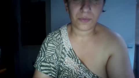 Snapshot of alma_amy chatting on 12, 9, 2025 Alma online show from 12, 9, 2025