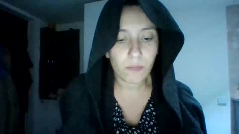 Snapshot of alma_amy chatting on 18, 9, 2025 Alma online show from 18, 9, 2025
