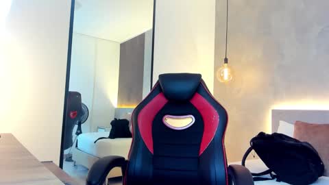 Snapshot of alma_fenix chatting on 9, 10, 2025 ALMA FENIX online show from 9, 10, 2025