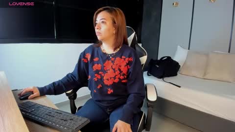 Snapshot of alma_fenix chatting on 17, 10, 2025 ALMA FENIX online show from 17, 10, 2025