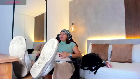 Snapshot of alma_fenix chatting on 25, 10, 2025 ALMA FENIX online show from 25, 10, 2025