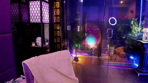 Snapshot of alma_pearl chatting on 11, 10, 2025 Alma online show from 11, 10, 2025