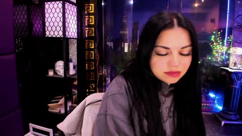 Snapshot of alma_pearl chatting on 19, 10, 2025 Alma online show from 19, 10, 2025