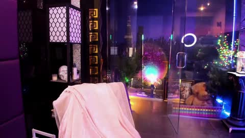 Snapshot of alma_pearl chatting on 5, 11, 2025 Alma online show from 5, 11, 2025