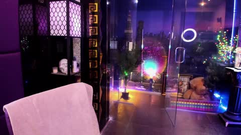 Snapshot of alma_pearl chatting on 7, 11, 2025 Alma online show from 7, 11, 2025