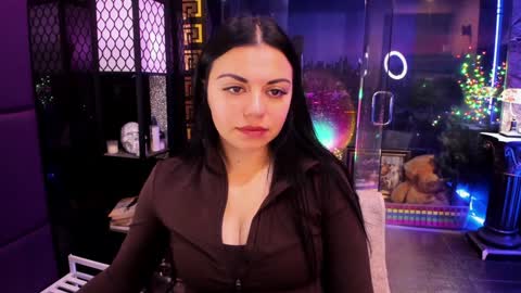 Snapshot of alma_pearl chatting on 12, 11, 2025 Alma online show from 12, 11, 2025