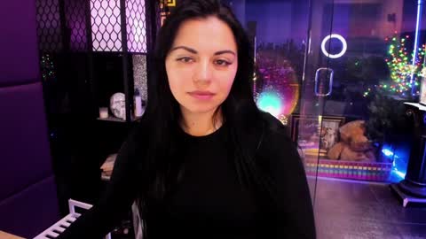 Snapshot of alma_pearl chatting on 13, 11, 2025 Alma online show from 13, 11, 2025