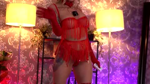 Snapshot of almavelia chatting on 15, 11, 2025 Alma online show from 15, 11, 2025