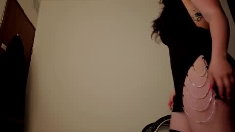 Snapshot of almma_ chatting on 8, 10, 2025 ALMMA online show from 8, 10, 2025