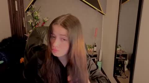 Snapshot of almma_ chatting on 18, 10, 2025 ALMMA online show from 18, 10, 2025