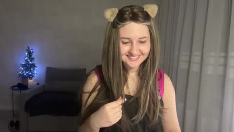 Snapshot of almostinnocent_ chatting on 8, 1, 2026 Anna online show from 8, 1, 2026