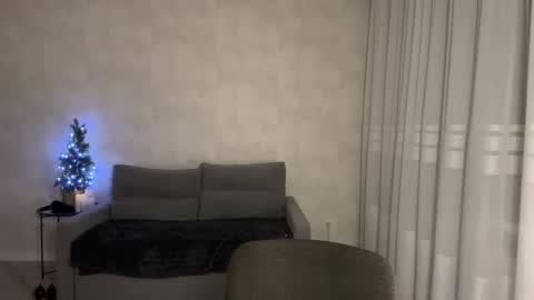 Snapshot of almostinnocent_ chatting on 8, 1, 2026 Anna online show from 8, 1, 2026