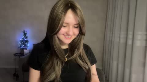 Snapshot of almostinnocent_ chatting on 16, 1, 2026 Anna online show from 16, 1, 2026