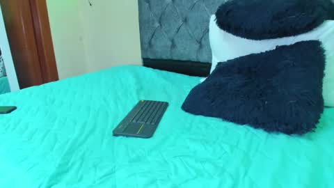 Alondra gomez online show from 23, 1, 2025